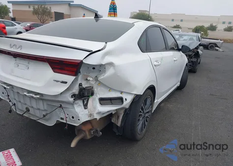 2023 Kia Forte Gt-Line z USA, uszkodzony, nr VIN 3KPF54AD6PE634225